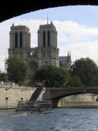 thumbs/20-Notre-Dame-Seine-Pont.jpg