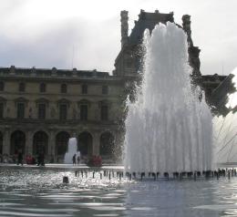 thumbs/19-Pyramide-Louvre---Fontan.jpg