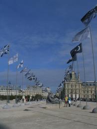 thumbs/26-Louvre-bandiere.jpg